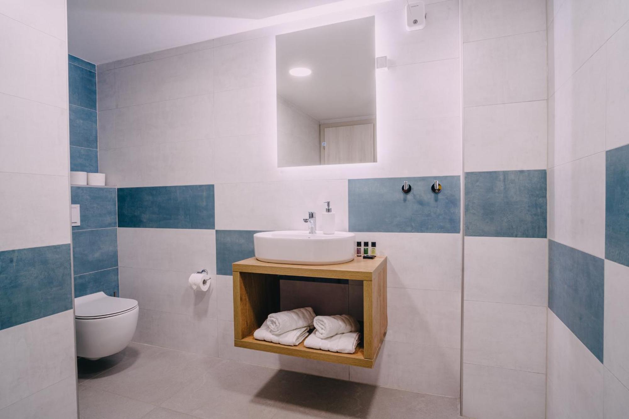 Kul In Ablana Hotel Jablanac Bagian luar foto
